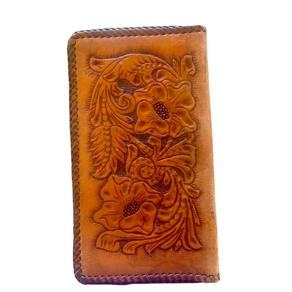 Vintage hand tooled leather notebook cover/passport holder - Picture 2 of 13